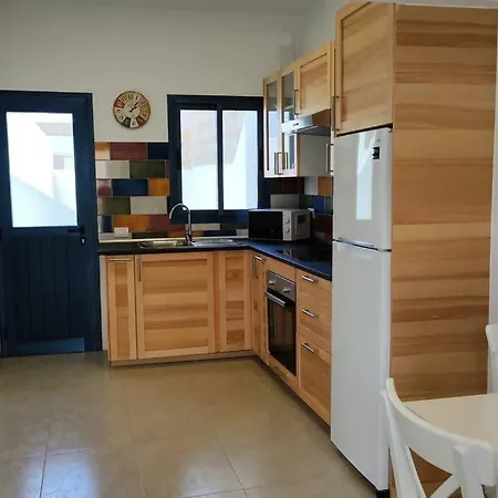 Holiday home La Caracola 3habsolarium A 1min De La Playa La Restinga